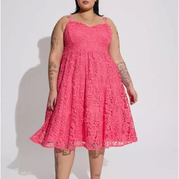 torrid Dresses & Skirts - TORRID Midi Crochet Lace Sweetheart Dress Sz 2 NWT